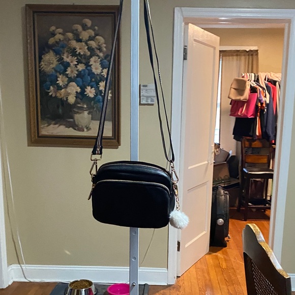 Pom Pom London Elegant Black Crossbody Bag - Picture 1 of 13